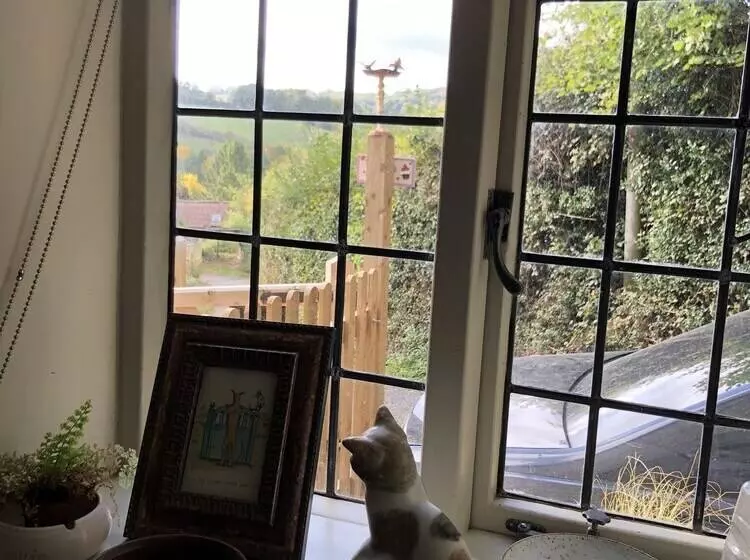 Impeccable 3 Bed 17th Century Luxury Cottage