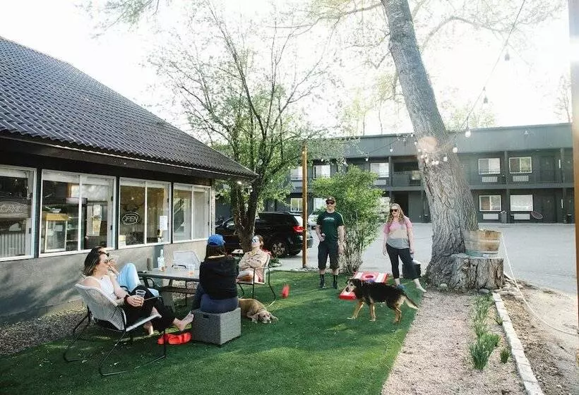 Motelli Trailhead Cabins & Lodging