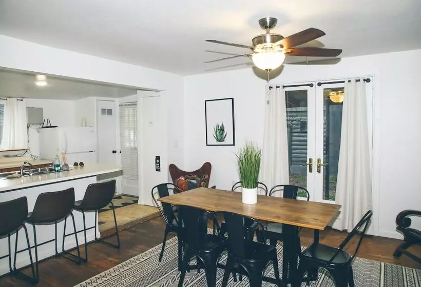 Motelli Trailhead Cabins & Lodging