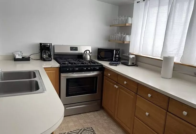 Motelli Trailhead Cabins & Lodging