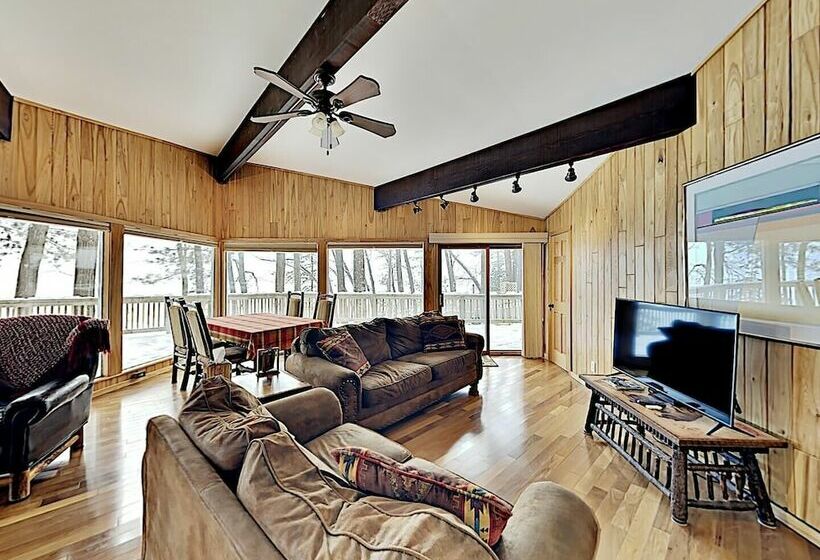 Oak Ridge Lake House