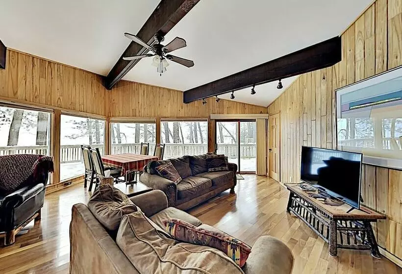 Oak Ridge Lake House