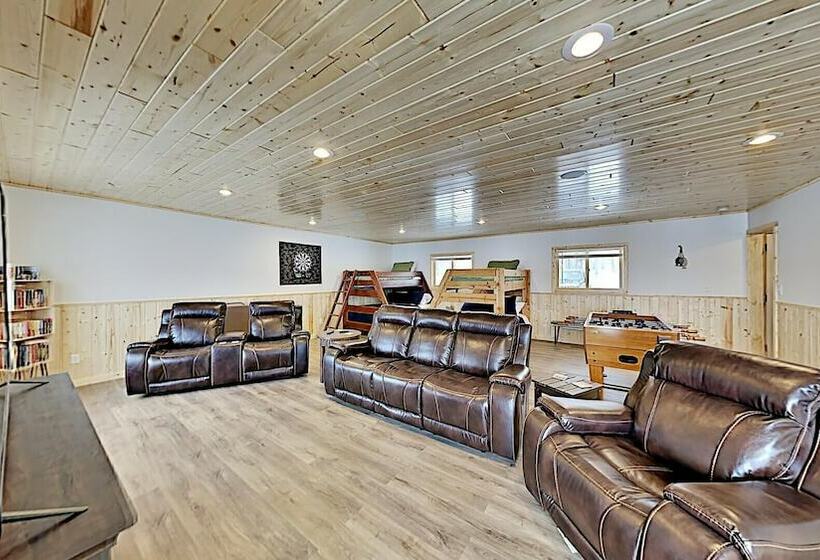 Oak Ridge Lake House