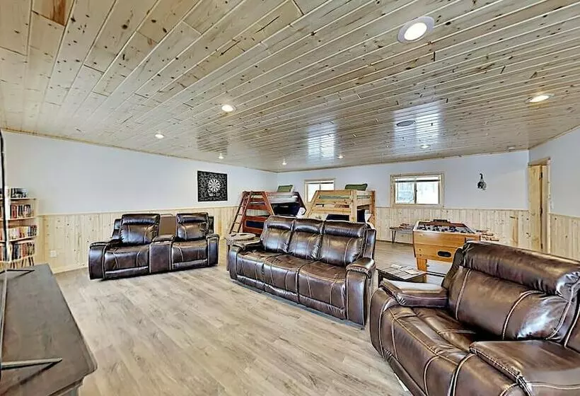 Oak Ridge Lake House