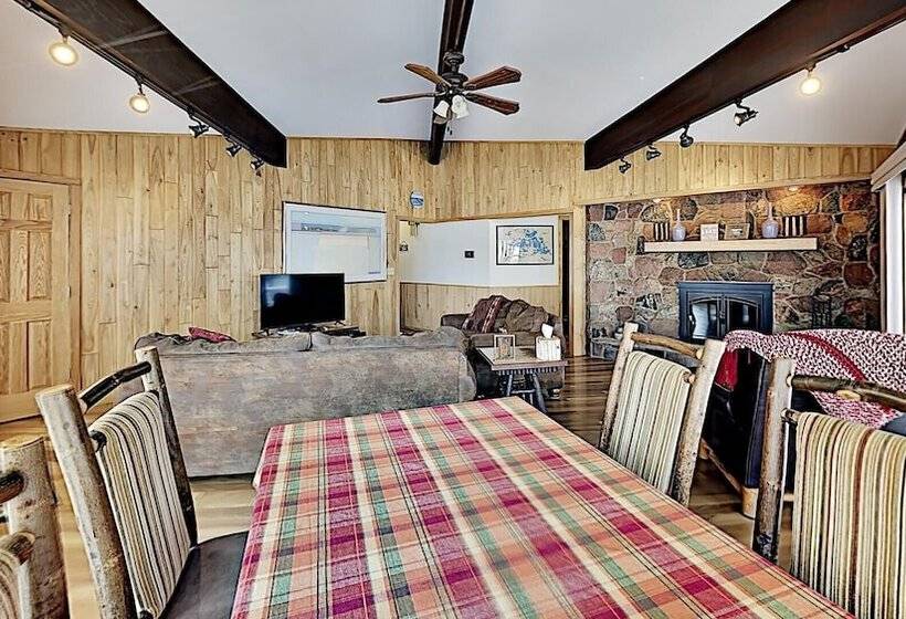 Oak Ridge Lake House