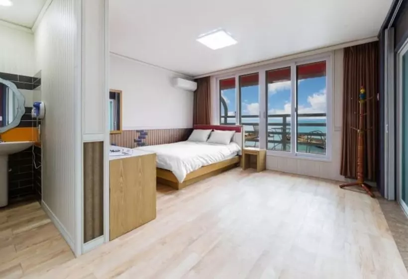 Pohang Blue Coral Pension