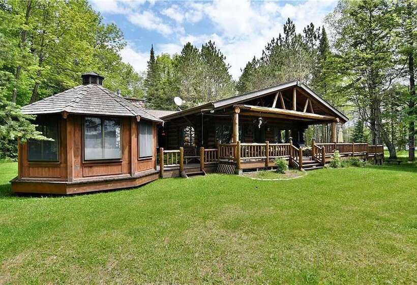 Two Bear Lodge On Lost Land Lake