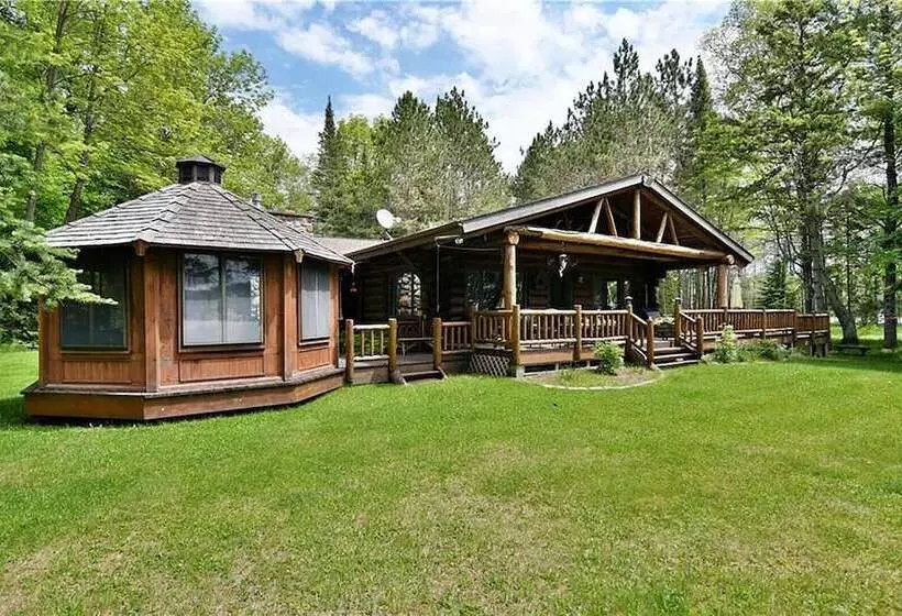 Two Bear Lodge On Lost Land Lake