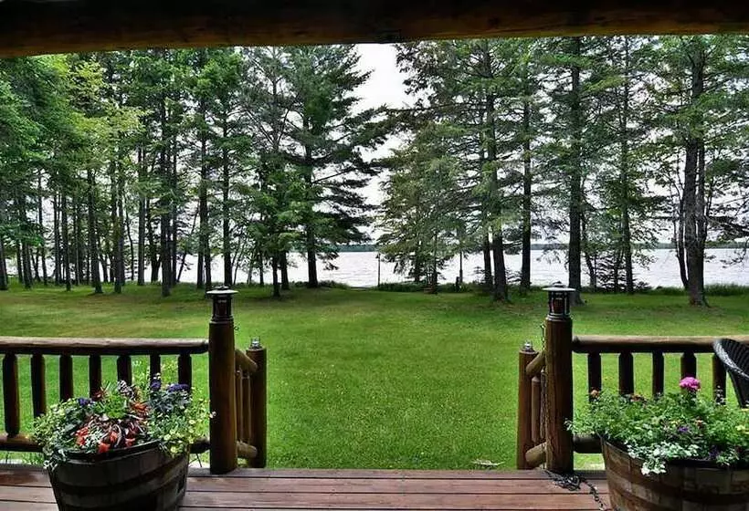 Two Bear Lodge On Lost Land Lake