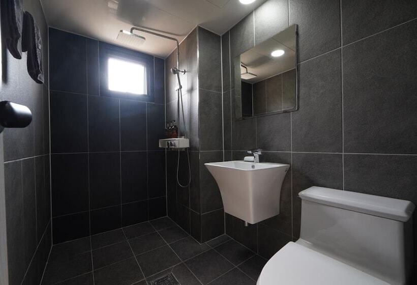 Yeosu Sea&blue Family Pension