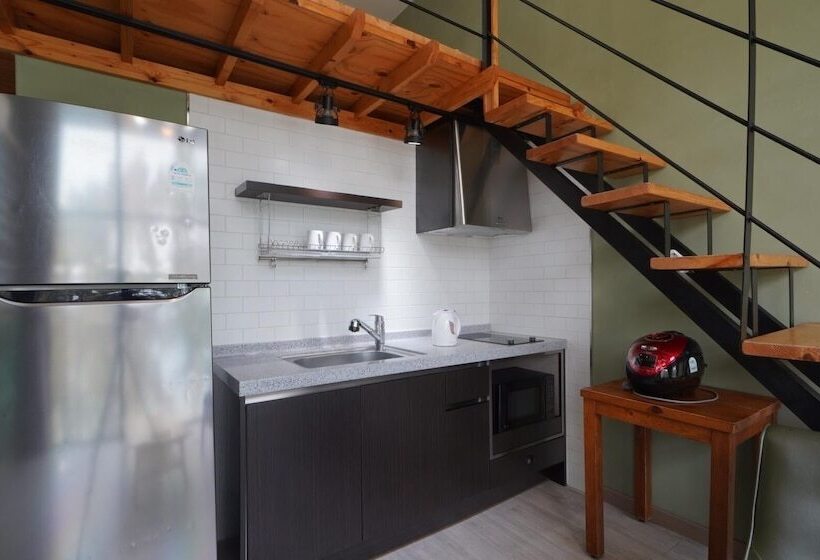 Yeosu Sea&blue Family Pension