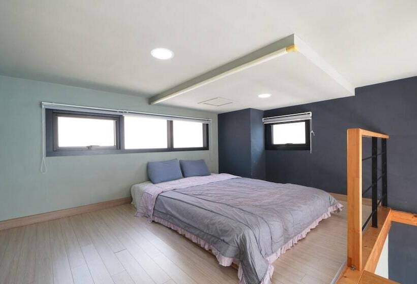 Yeosu Sea&blue Family Pension