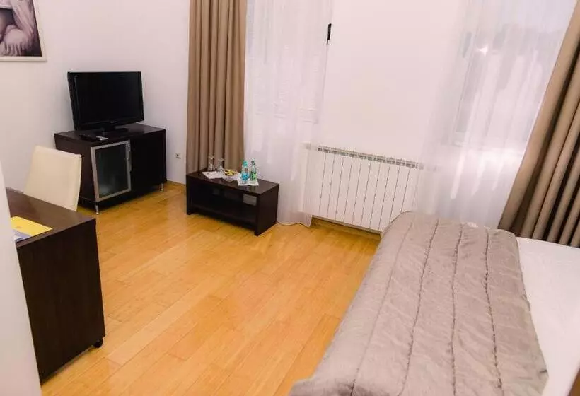 مسافرخانه Novak