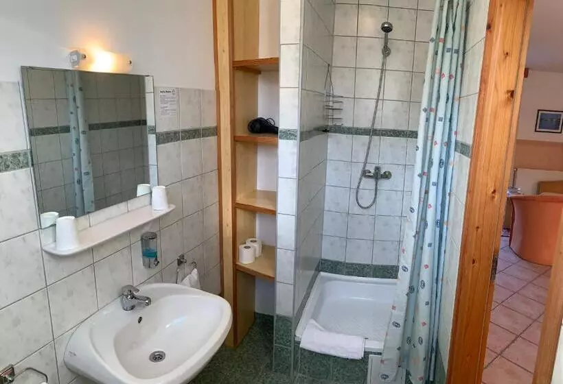 هتل Andrea Wellness Garden