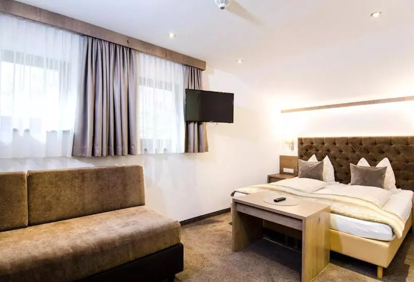 Отель Appartementhaus Chalet Sofie