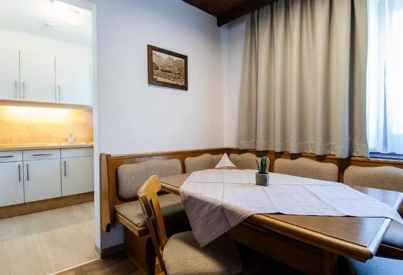 Отель Appartementhaus Chalet Sofie