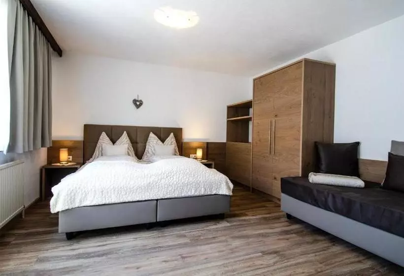 Отель Appartementhaus Chalet Sofie