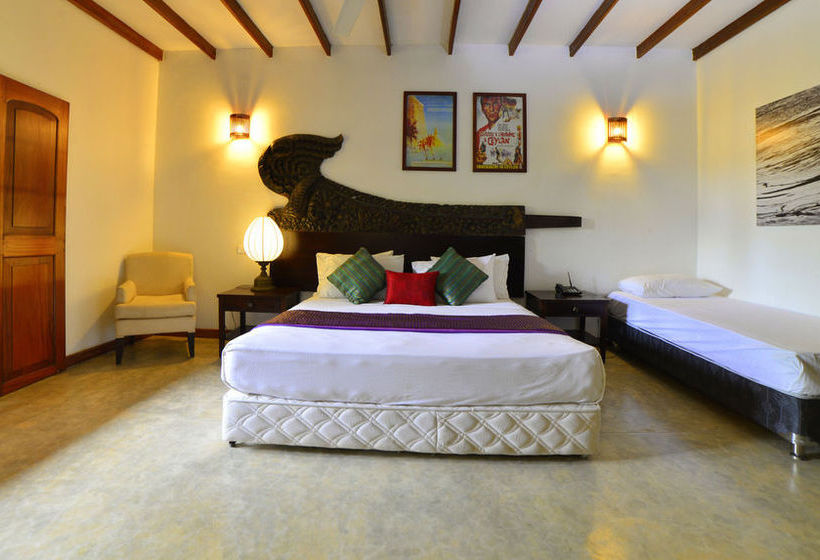 호텔 Divyaa Lagoon