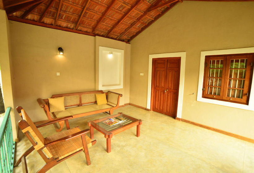 호텔 Divyaa Lagoon