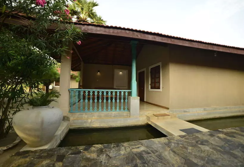 호텔 Divyaa Lagoon