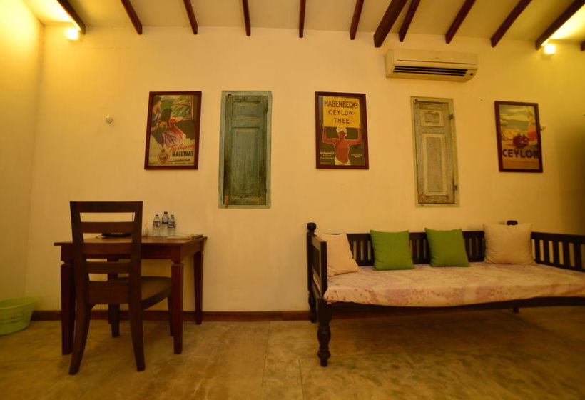 호텔 Divyaa Lagoon