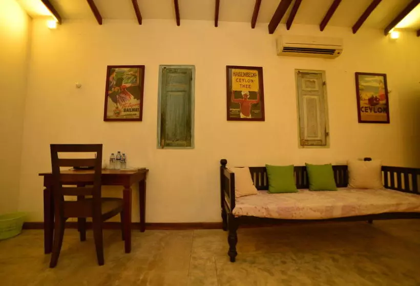 호텔 Divyaa Lagoon