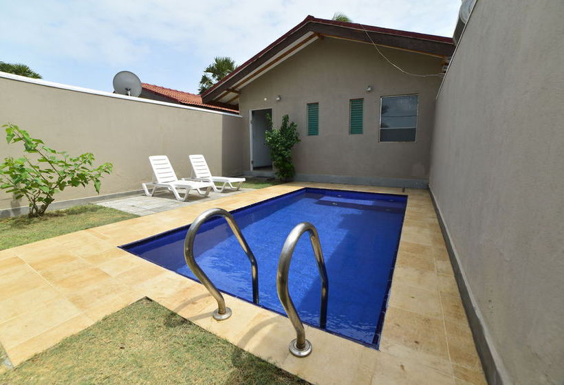 호텔 Divyaa Lagoon