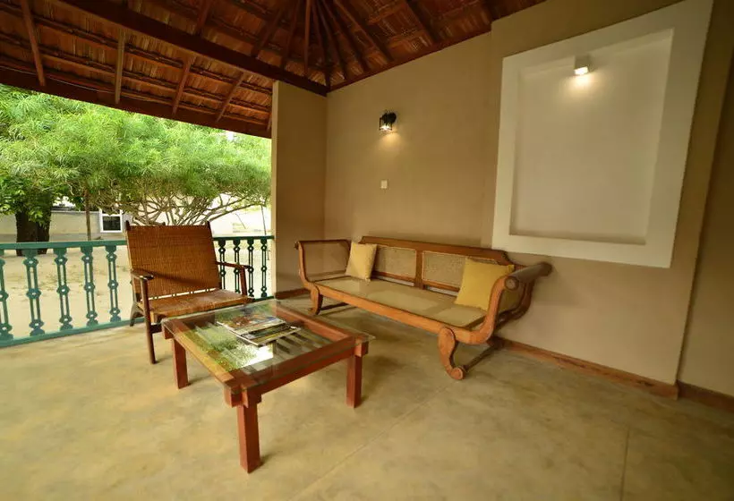 호텔 Divyaa Lagoon