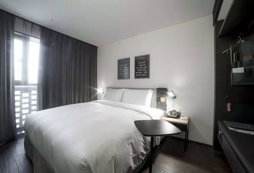 בית מלון כפרי Glad Yeouido