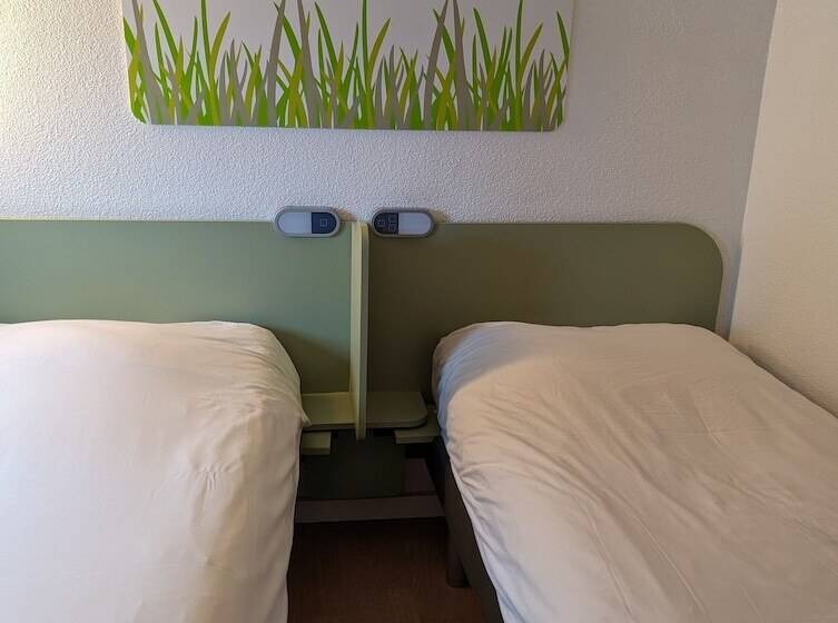 Отель Ibis Budget Saintomer Centre