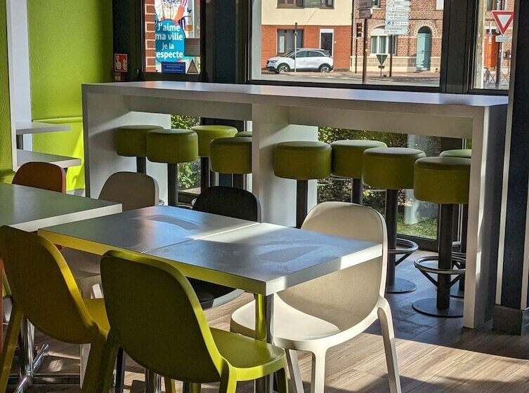 Отель Ibis Budget Saintomer Centre