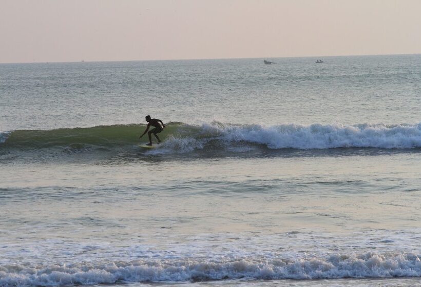 فندق Jagabay Resort & Surfing School