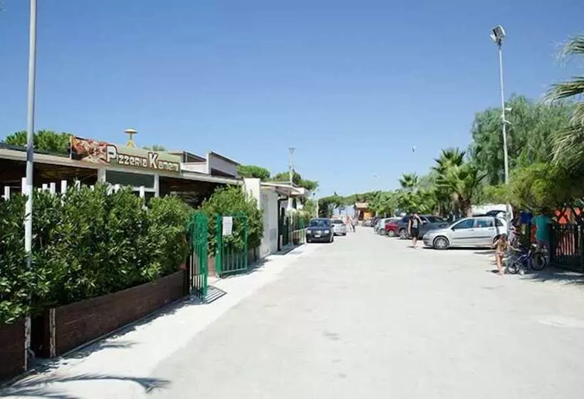 בית מלון כפרי Kamemi Village & Camping