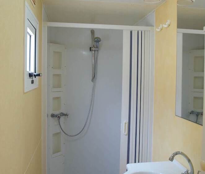 فندق Kamemi Village & Camping