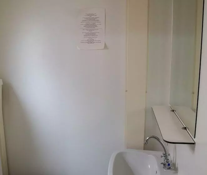 בית מלון כפרי Kamemi Village & Camping