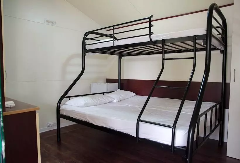 בית מלון כפרי Kamemi Village & Camping