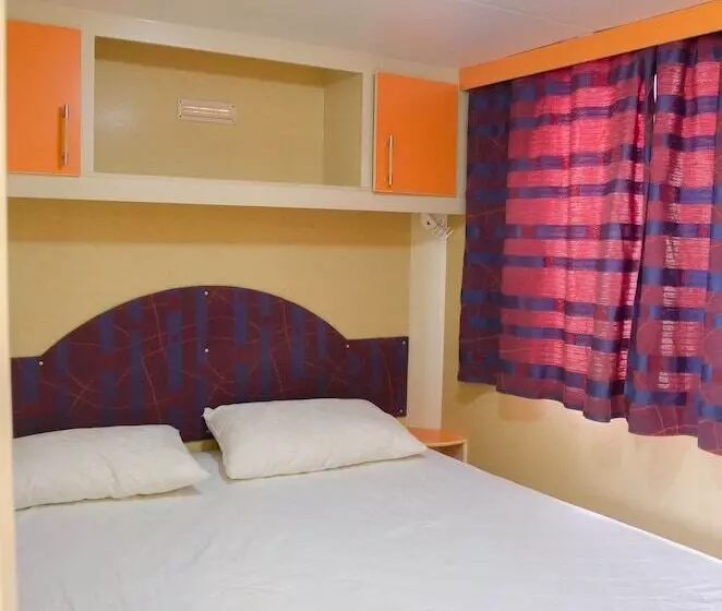 בית מלון כפרי Kamemi Village & Camping