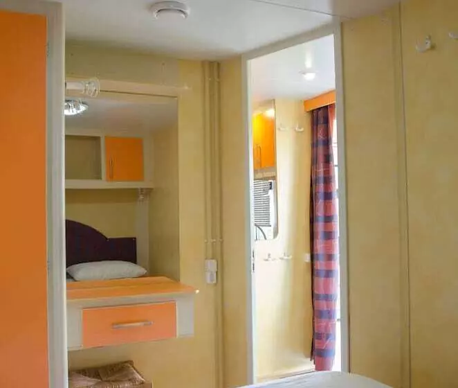 בית מלון כפרי Kamemi Village & Camping