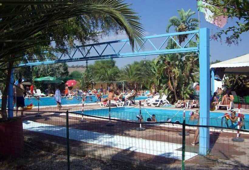 فندق Kamemi Village & Camping