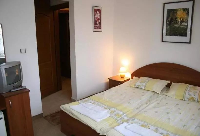 בית מלון כפרי Korina Sky