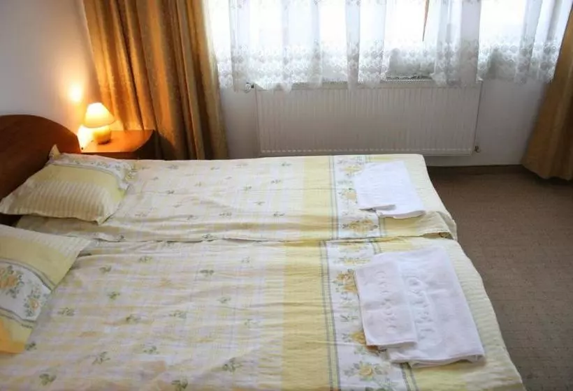 בית מלון כפרי Korina Sky