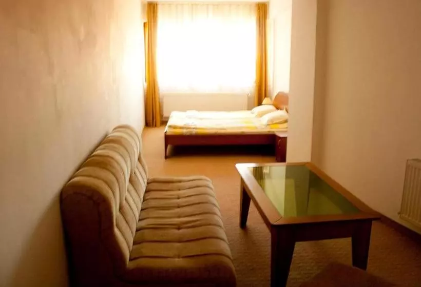 בית מלון כפרי Korina Sky