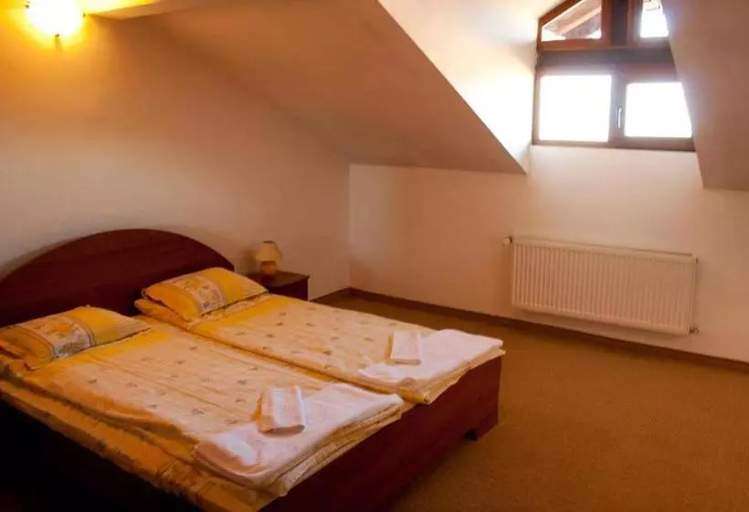 בית מלון כפרי Korina Sky