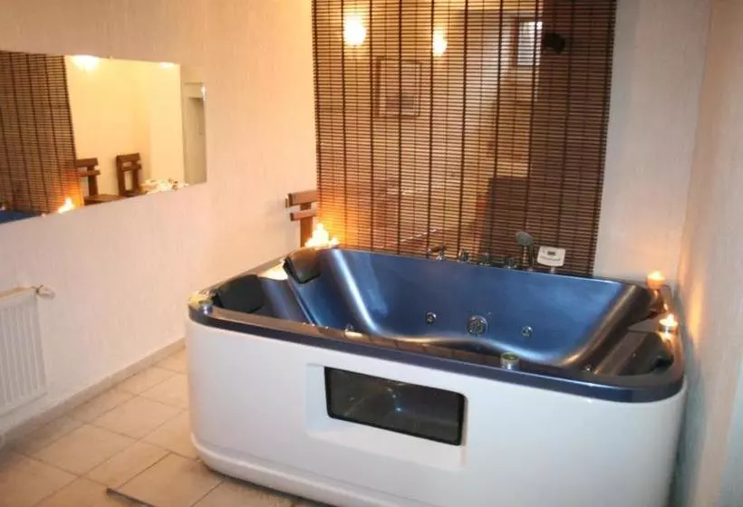 בית מלון כפרי Korina Sky