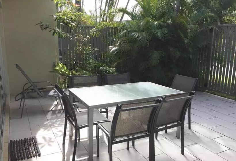 Отель Le Court Villas