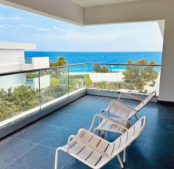 هتل Papagayo Beach