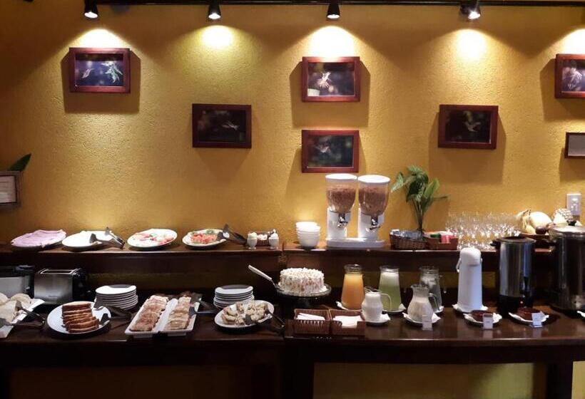 Otel Selva De Laurel