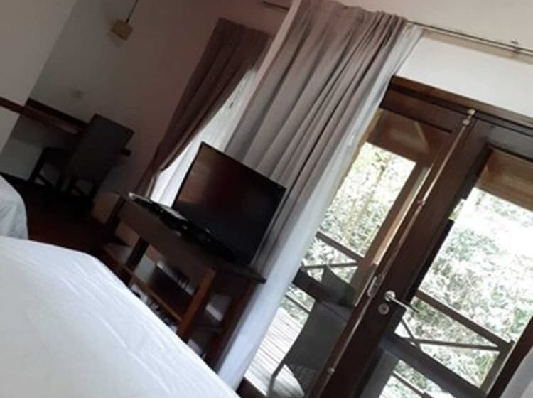 Otel Selva De Laurel