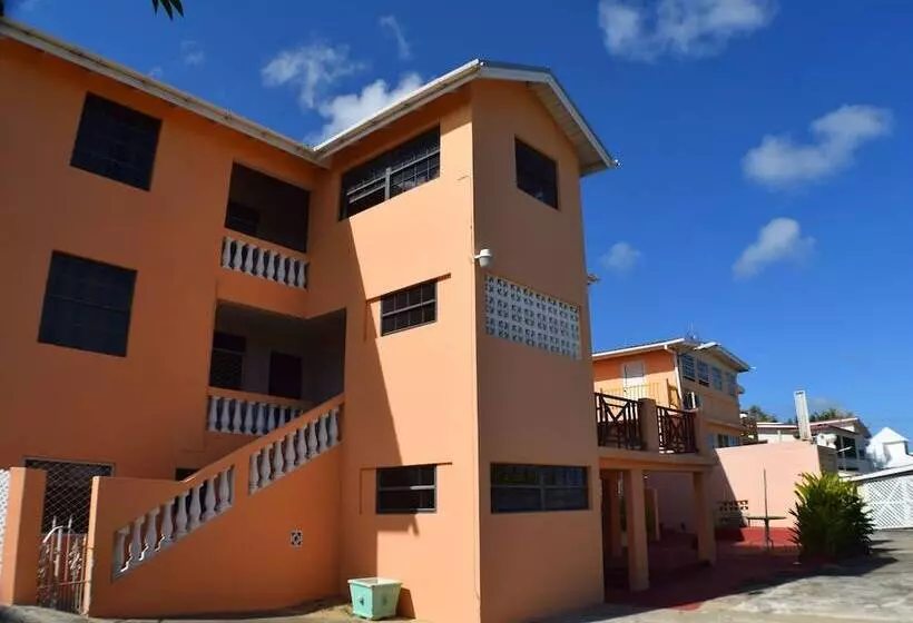 هتل Shonlan Inn And Apartments