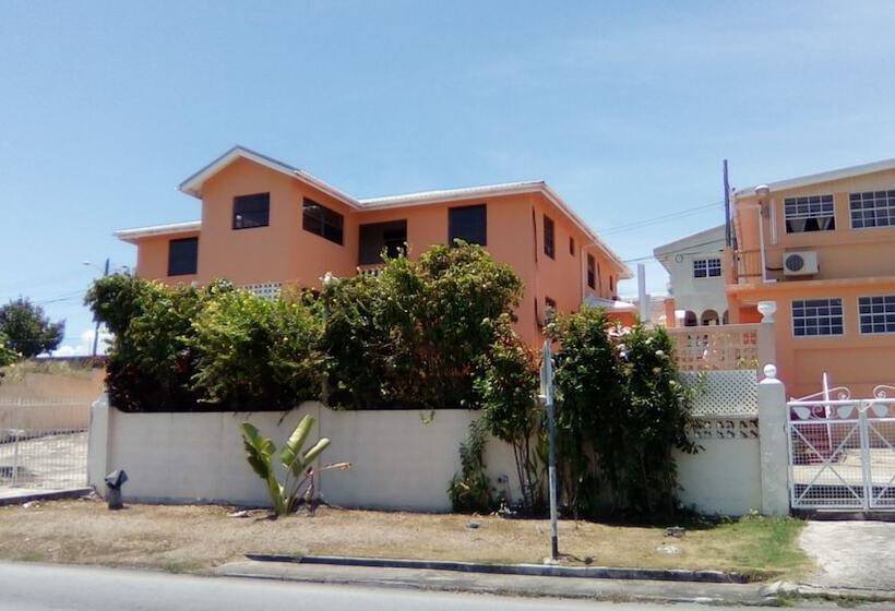 هتل Shonlan Inn And Apartments